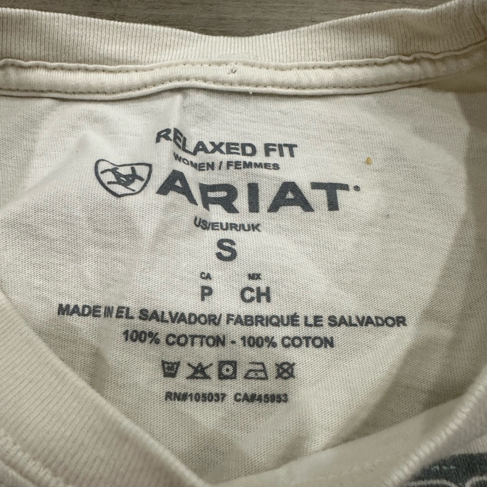 Ariat Cowboys Never Die Cropped Tee - Small - Picture 3 of 6
